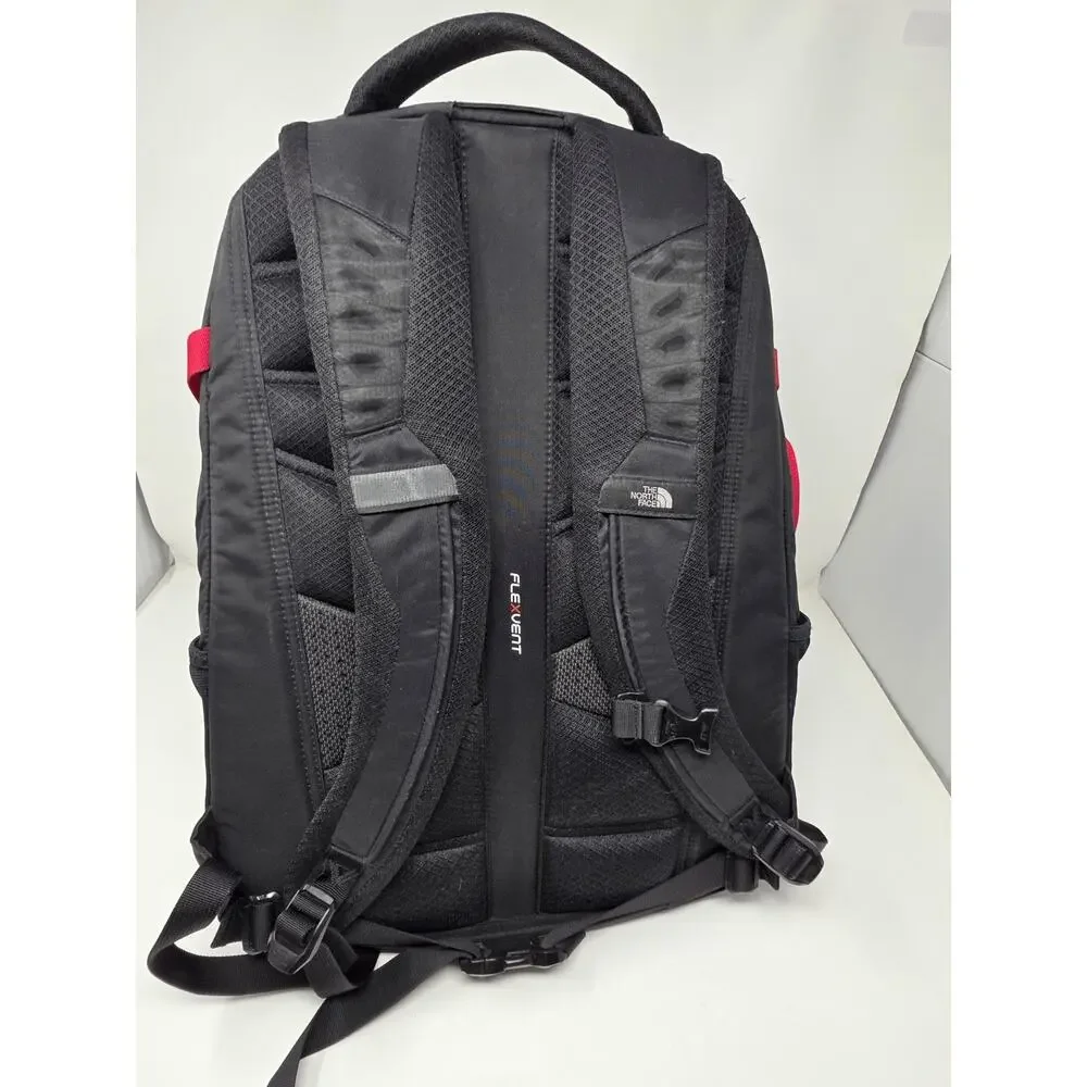 North Face Recon Backpack Blue/Red. Great bag for hiking, travel and school bag